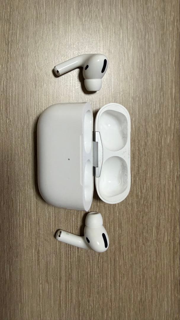 お値下げ大歓迎SALE AirPods Pro 本体 ホワイト+オマケ(ケース)