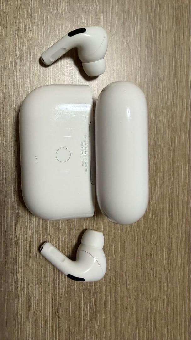 お値下げ大歓迎SALE AirPods Pro 本体 ホワイト+オマケ(ケース)