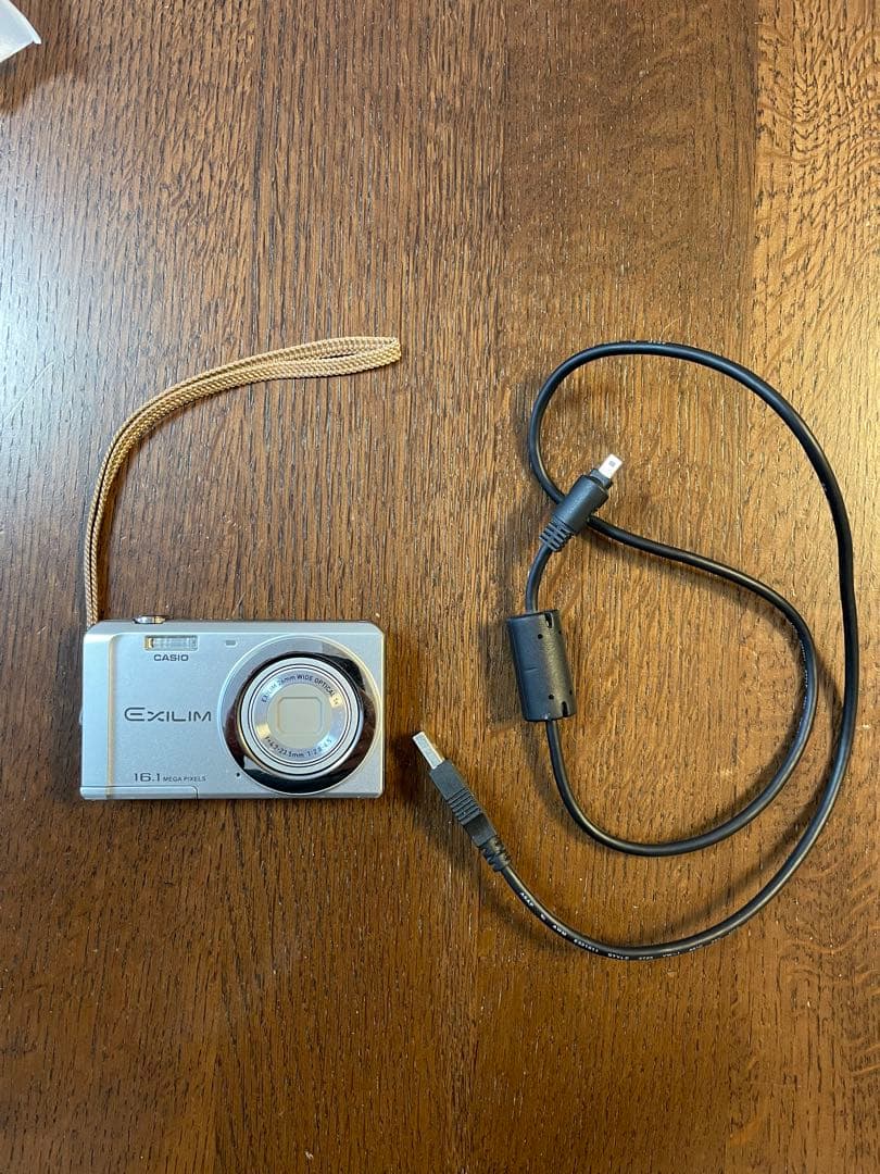 CASIO EXILIM EX-ZS6 コンパクトデジタルカメラ　充電ケーブル付