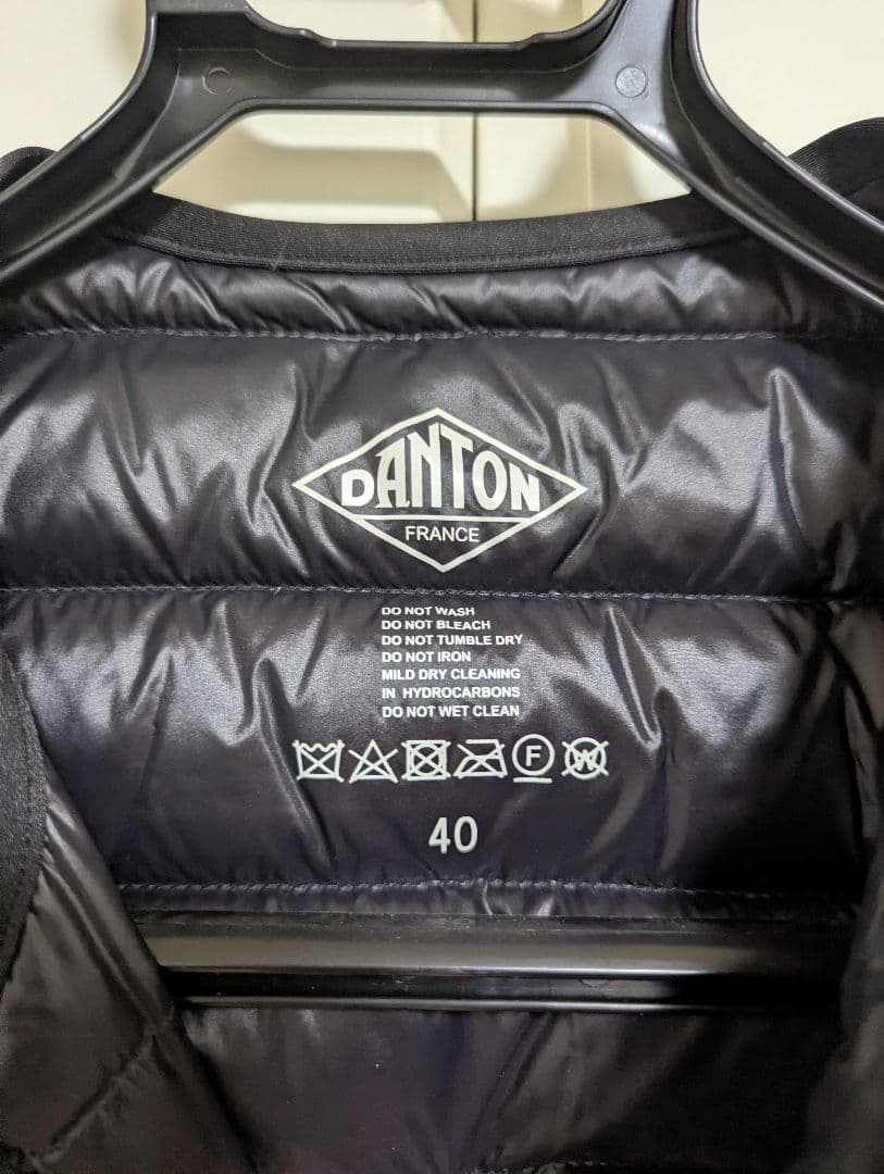 美品　DANTON ブラック ダウンベスト　40　Mサイズ
