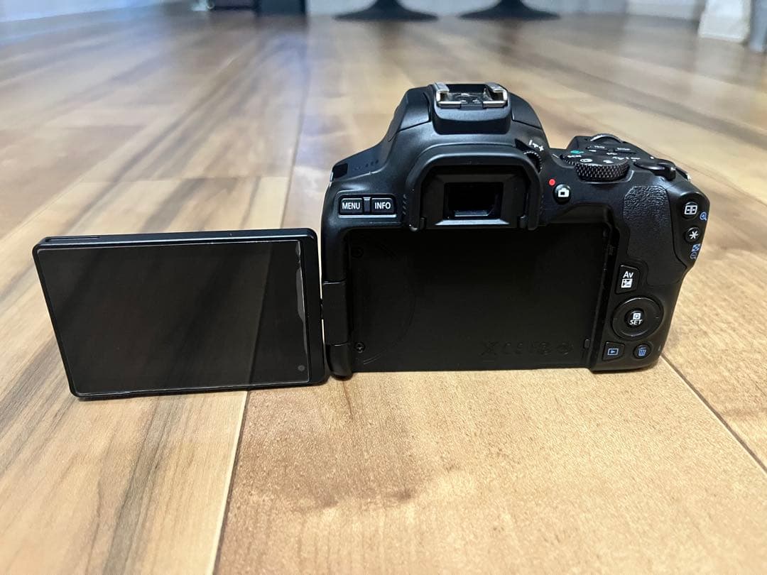 Canon EOS Kiss X10 デジタル一眼レフ 本体