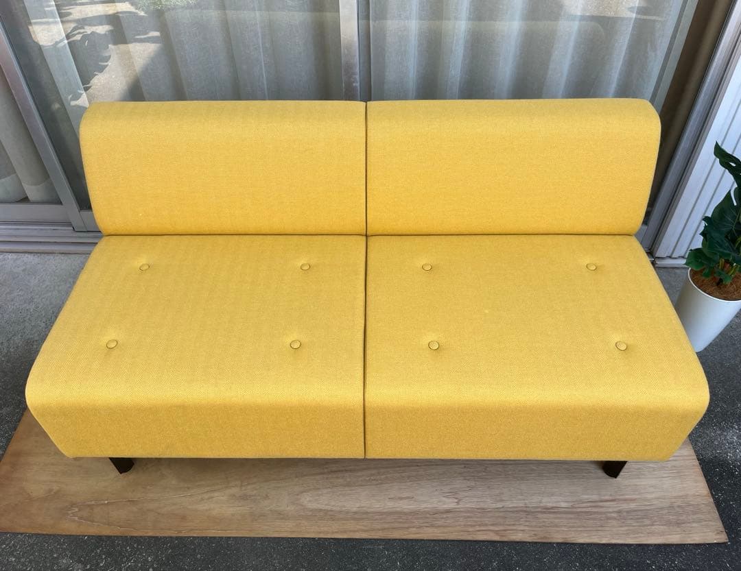 シンプルモダン　2Sソファ　ミッドセンチュリー　北欧スタイル　イエロー
