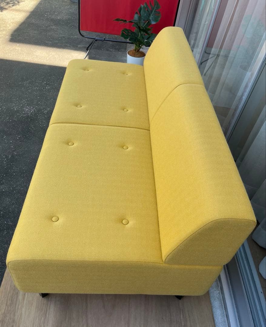 シンプルモダン　2Sソファ　ミッドセンチュリー　北欧スタイル　イエロー