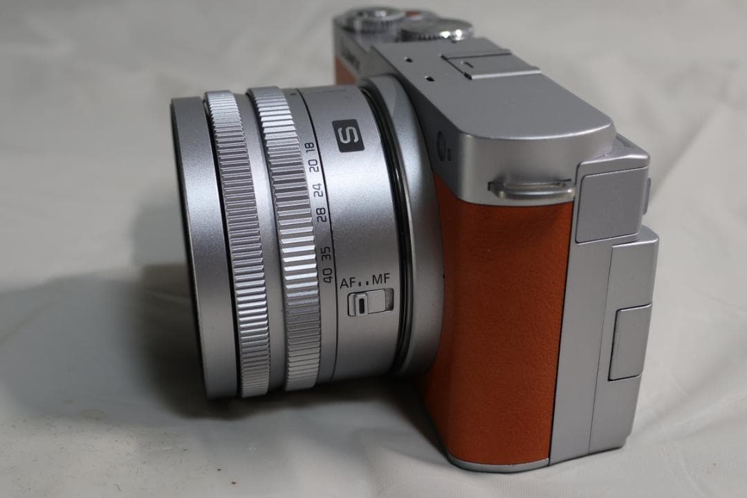 【美品・5年保証有・オマケ付】LUMIX S9 広角ズームキット 12-40mm