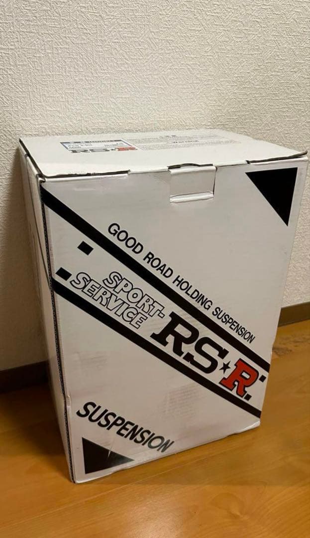 RS-R スポーツサスペンションパッケージ