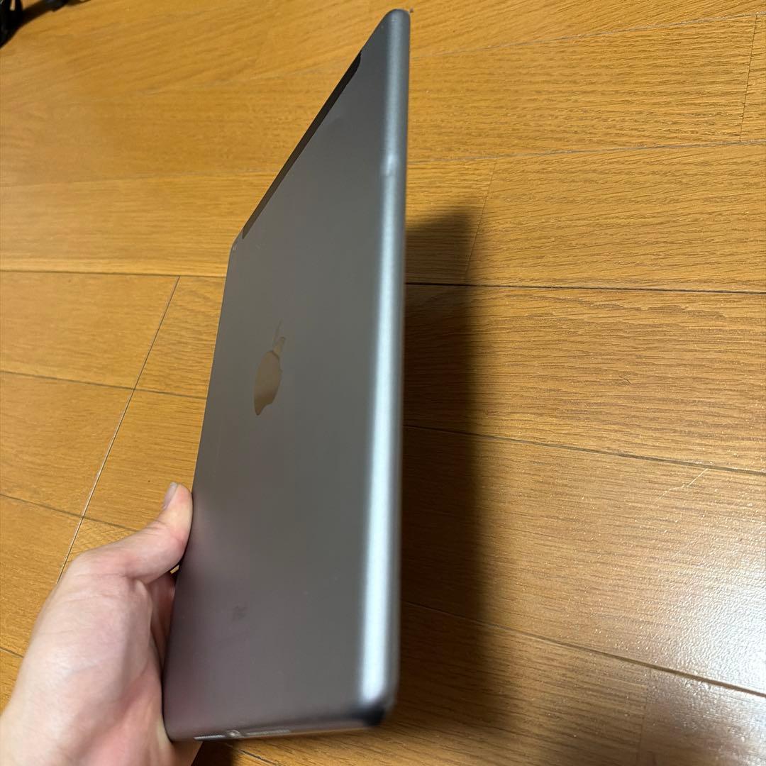 【本体】ipad 第6世代 32GB SIMフリー