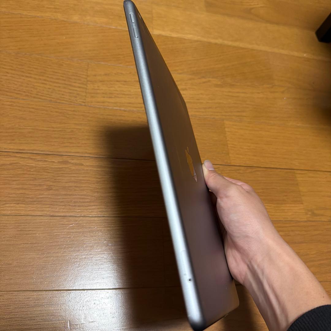 【本体】ipad 第6世代 32GB SIMフリー