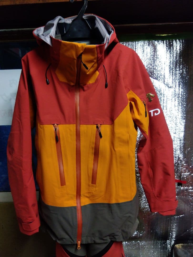 デサントチームスキーウェア 上下セット 赤 オレンジ