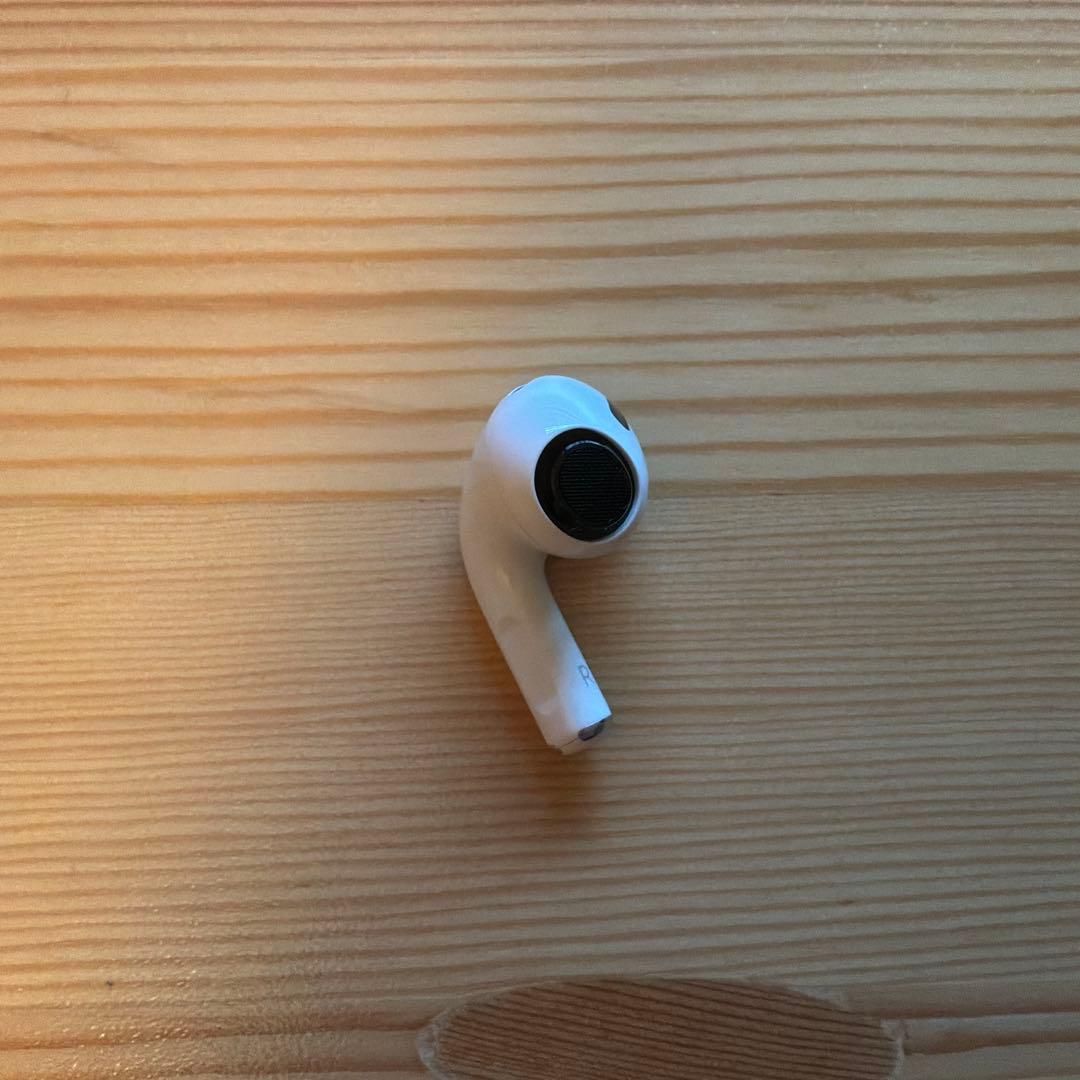 AirPodsPro２本体　第二世代　ケーブル付<Apple純正品>