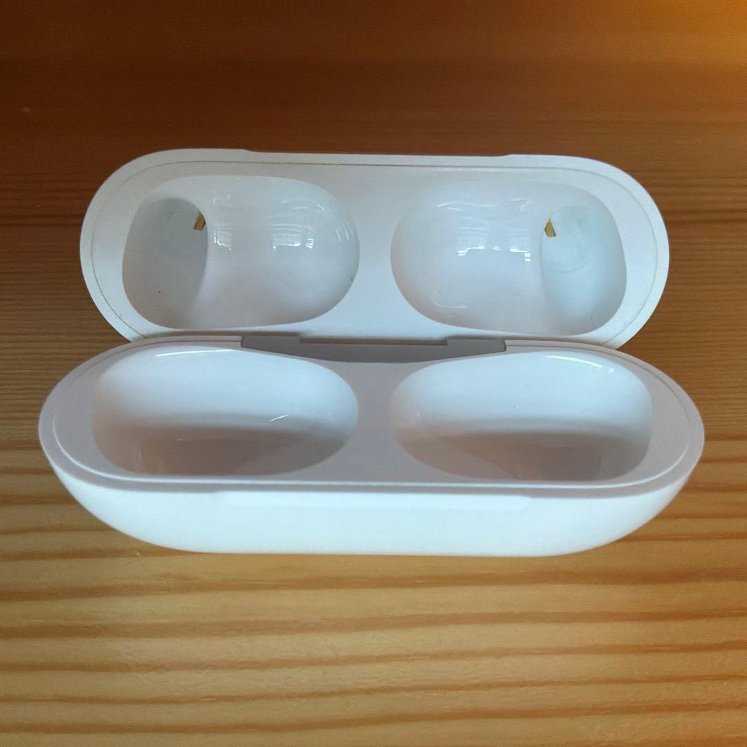 AirPodsPro２本体　第二世代　ケーブル付<Apple純正品>