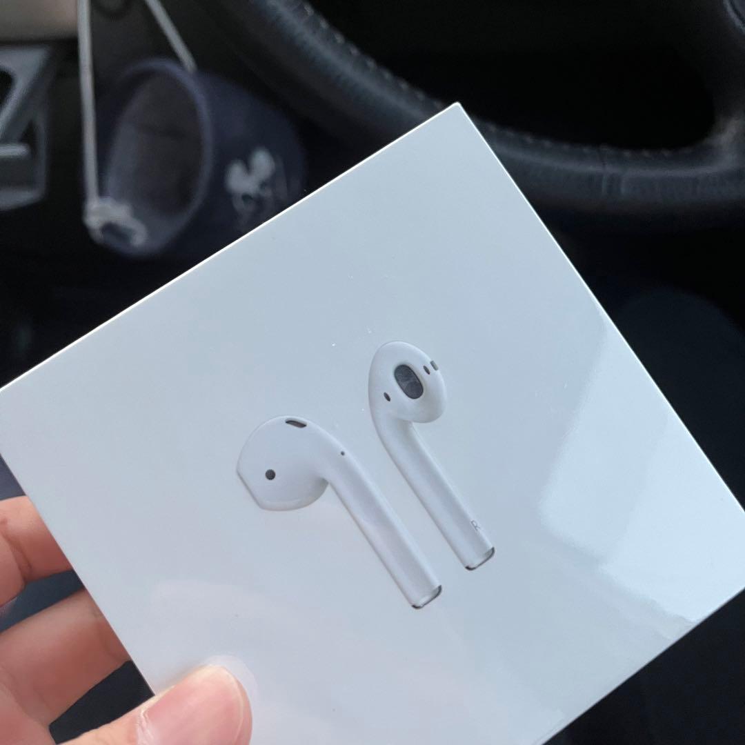 ヘッドホン Apple AirPods MV7N2J/A