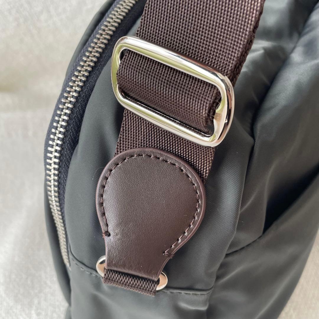 美品　agnes b.アニエスベー　ナイロン　ショルダーバッグ　ダークグレー