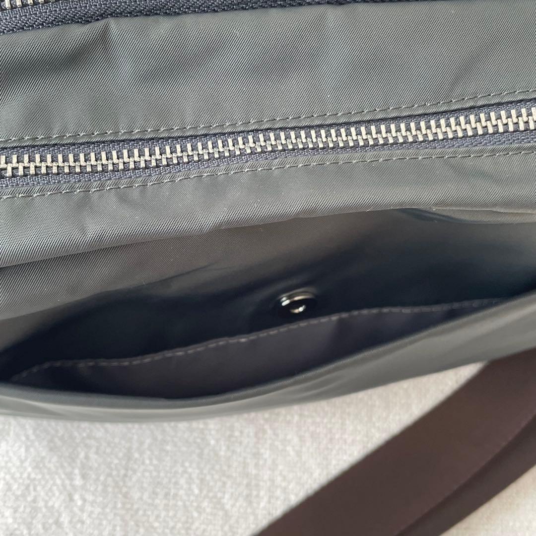 美品　agnes b.アニエスベー　ナイロン　ショルダーバッグ　ダークグレー