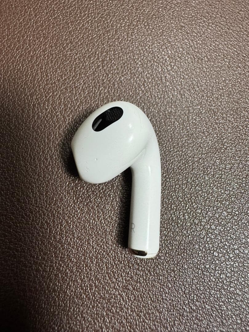 AirPods 3世代目 (A2566 A2564) 本体のみ ホワイト