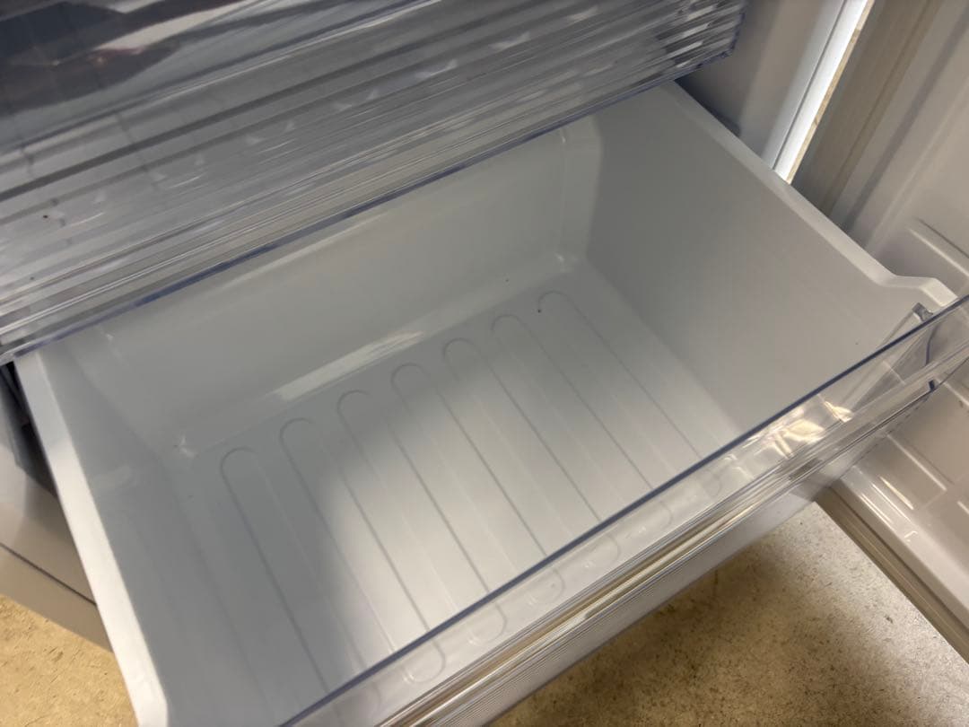 【送料＆設置込み】シャープ 冷蔵庫 SJ-PD28H-W 280L