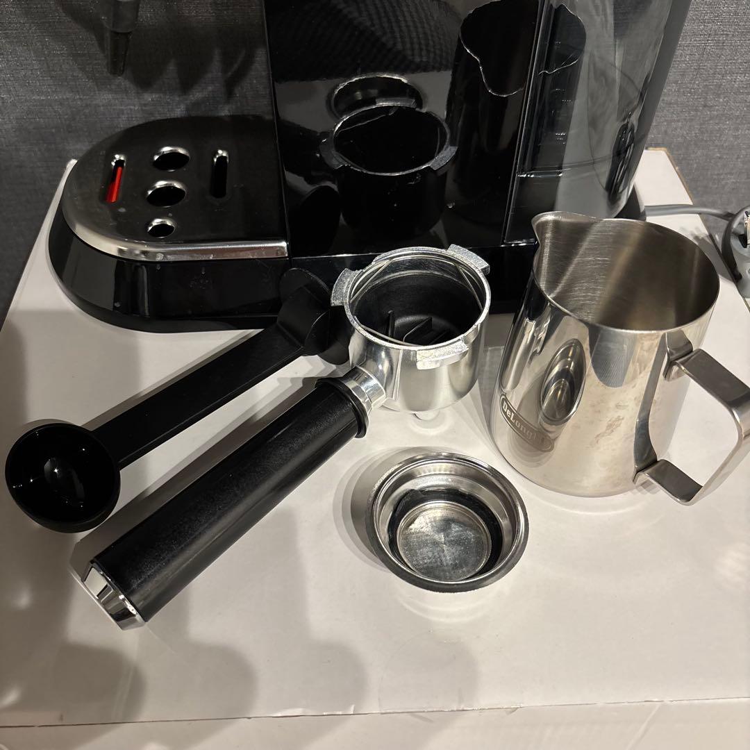 De'Longhi エスプレッソマシン 黒　デディカ　EC680 デロンギ