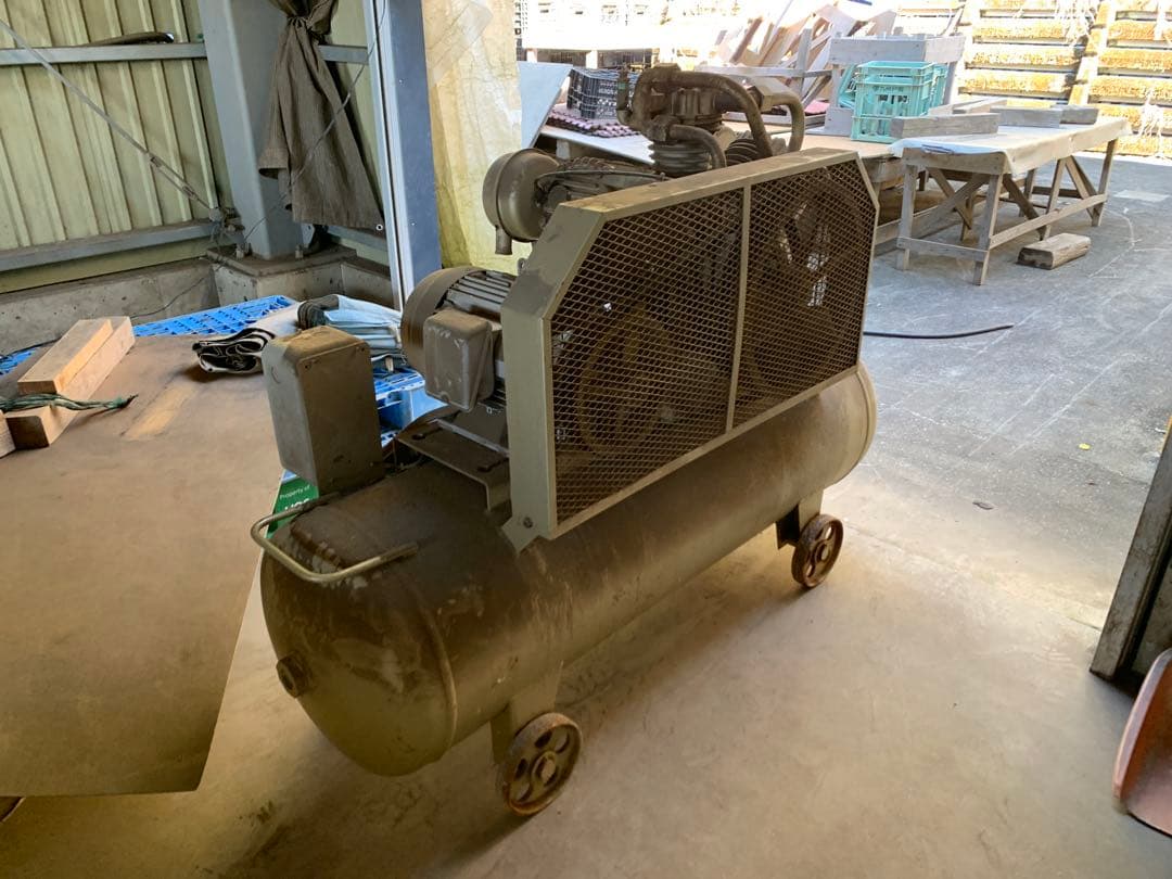 熊本　東芝産業機器システム　TOSCON（トスコン）　エアコンプレッサー