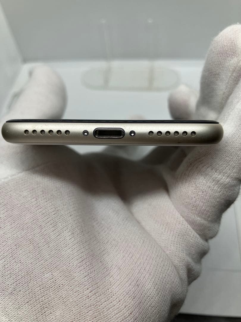 美品iPhone SE 第3世代 128GB SIMフリー バッテリー100%