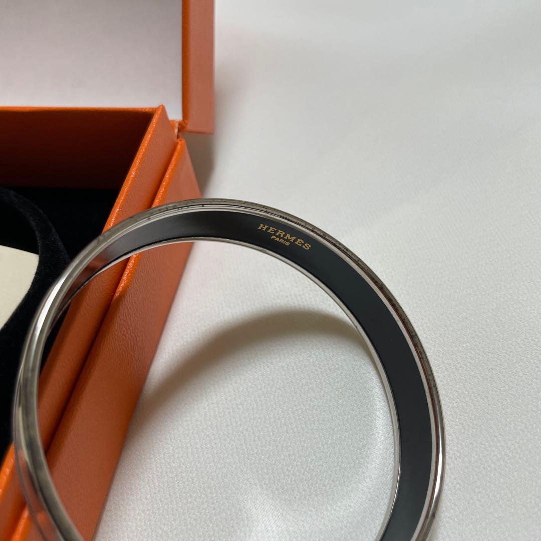 HERMES ピンク バングル 馬のモチーフ　エマイユ