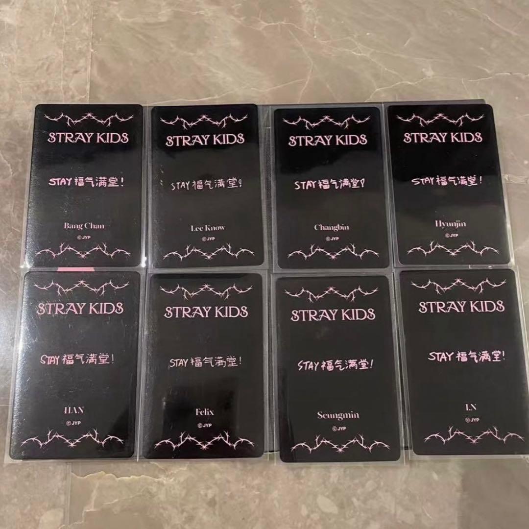 straykids ポップアップ yizhiyu skzoo トレカ　セット