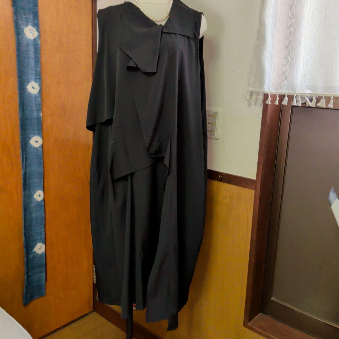 ブラックノースリーブドレープワンピースセンソユニコ 萌 慈雨等