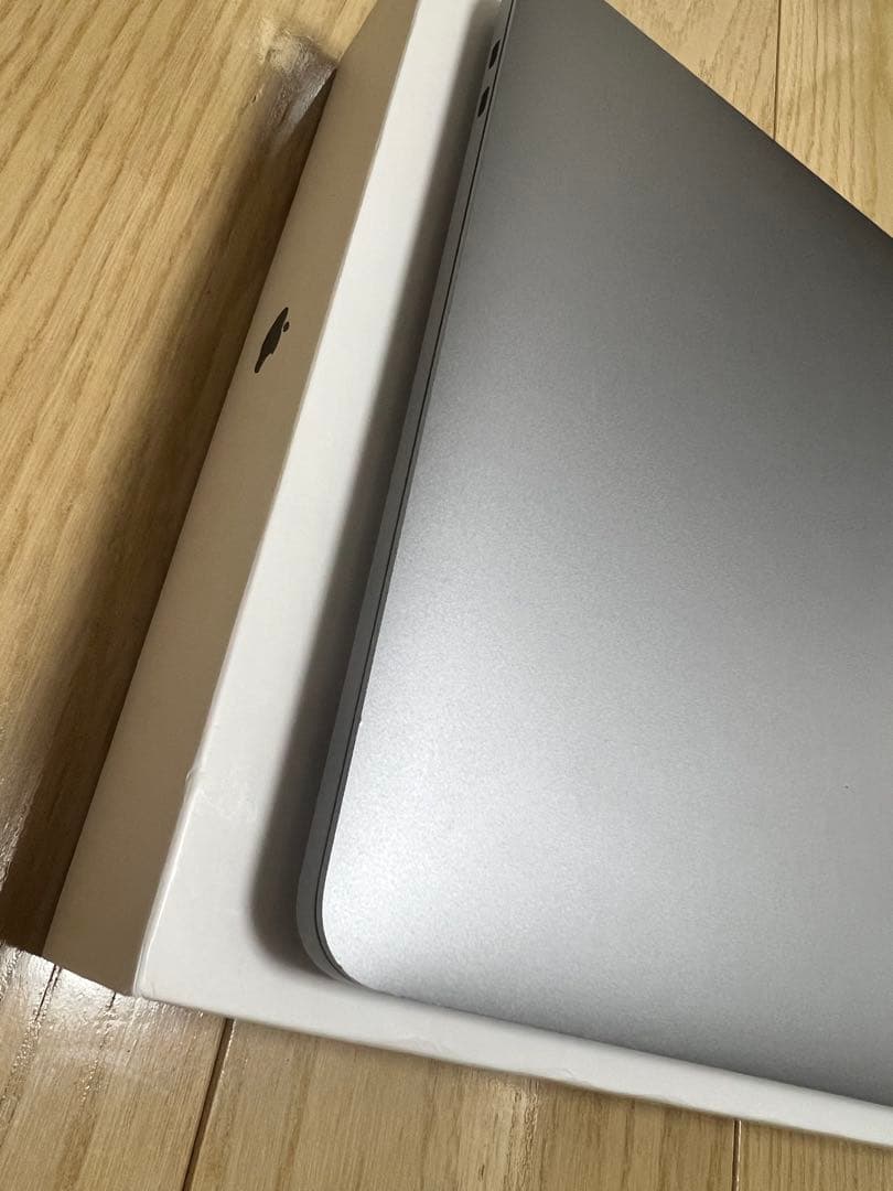 2020 MacBook Pro 256G 13インチ 充放電180回