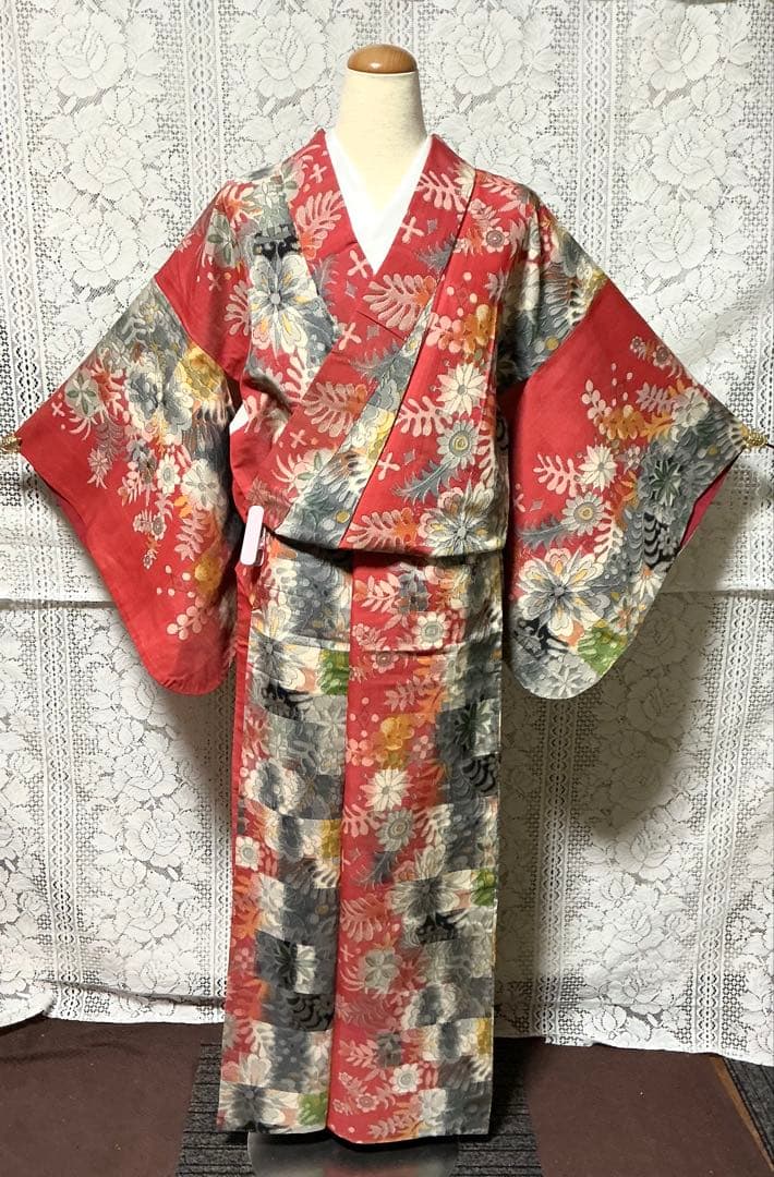 【アンティーク・希少】銘仙　着物　正絹　可愛い花柄　和装