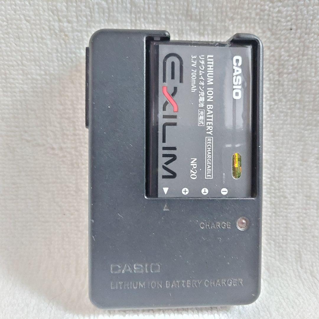 美品 CASIO コンパクトデジタルカメラ EXILIM EX-Z60 赤