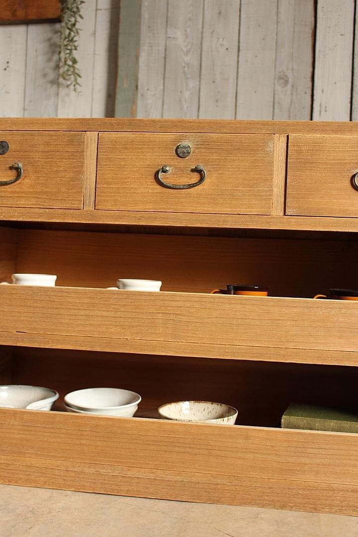 古い木製の引き出し5杯　チェスト　桐箪笥 昭和レトロ　古家具　古民家　時代家具