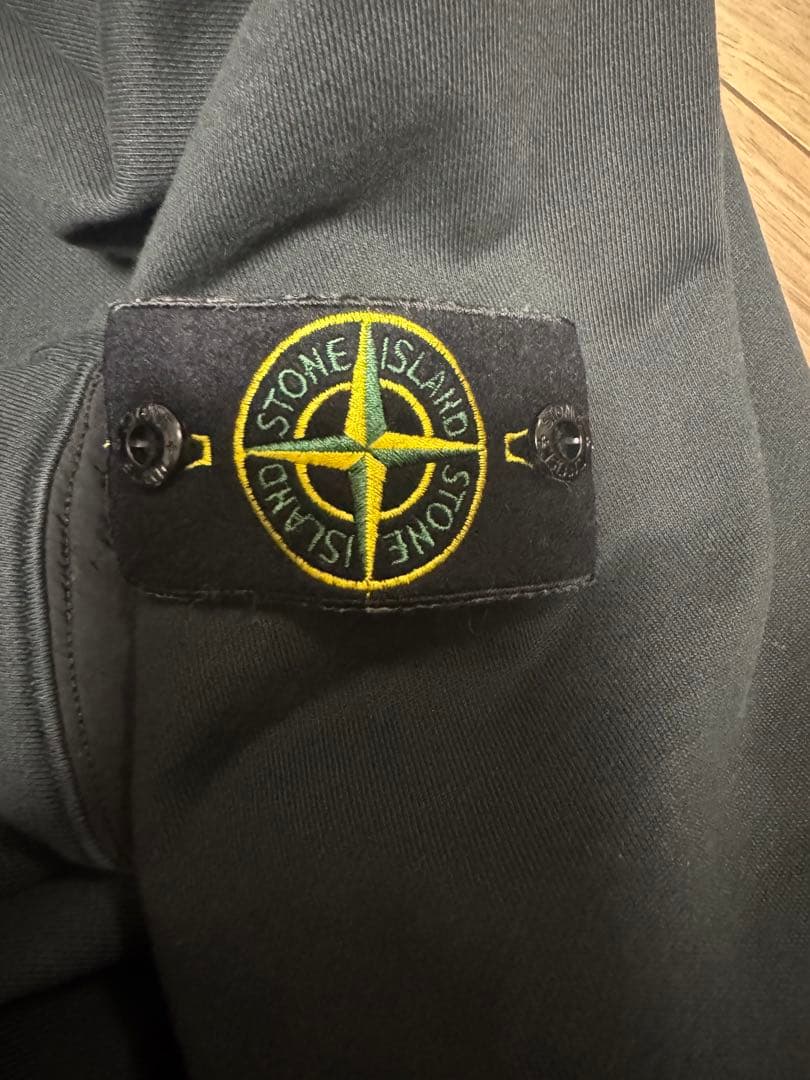 STONE  ストーンアイランド スウェットシャツ