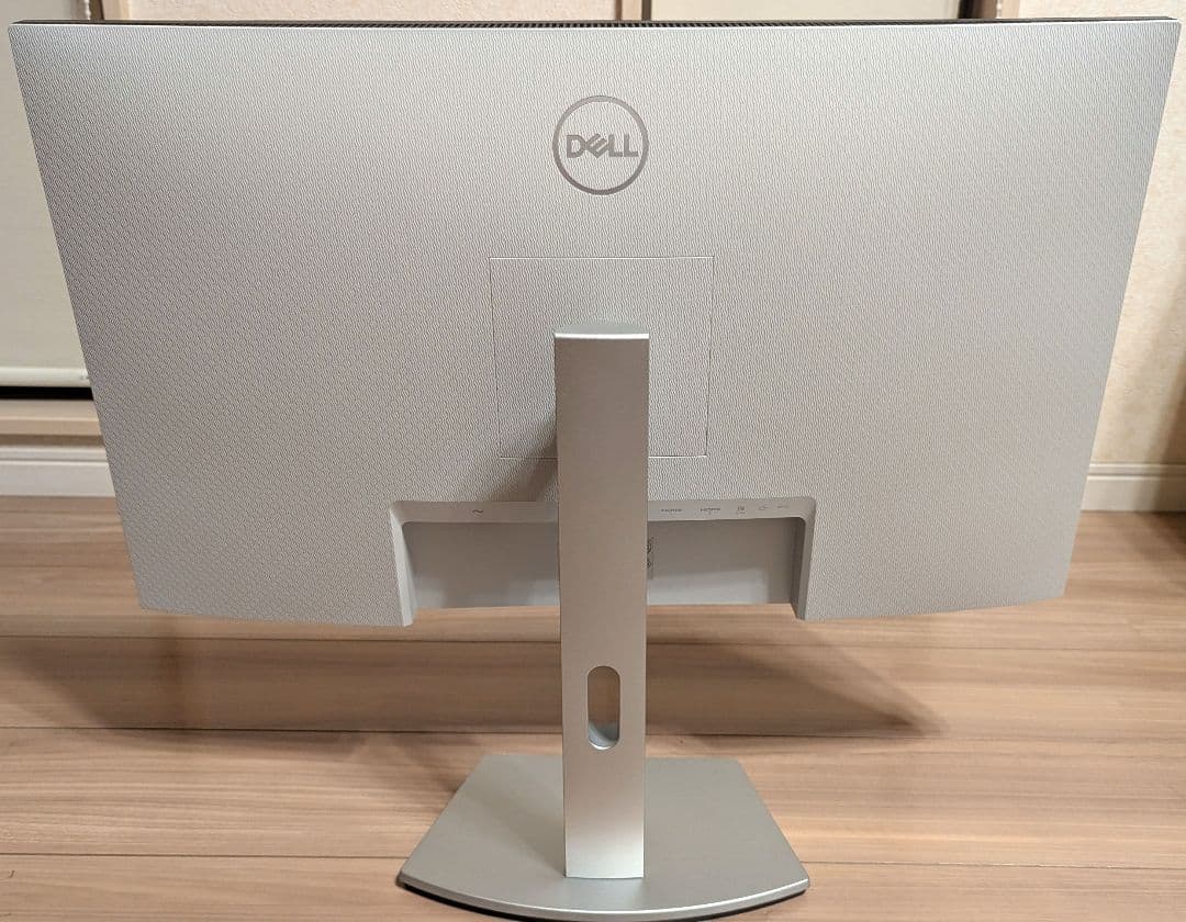Dell S2722DC 27イン(2560x1440)モニター写真追加しました