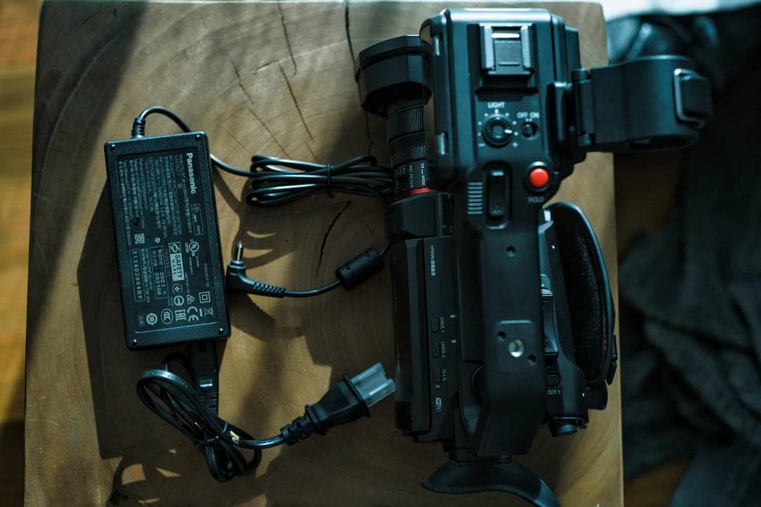 通電19h■4K 業務用カメラHC-X2000+バッテリー3本等セット