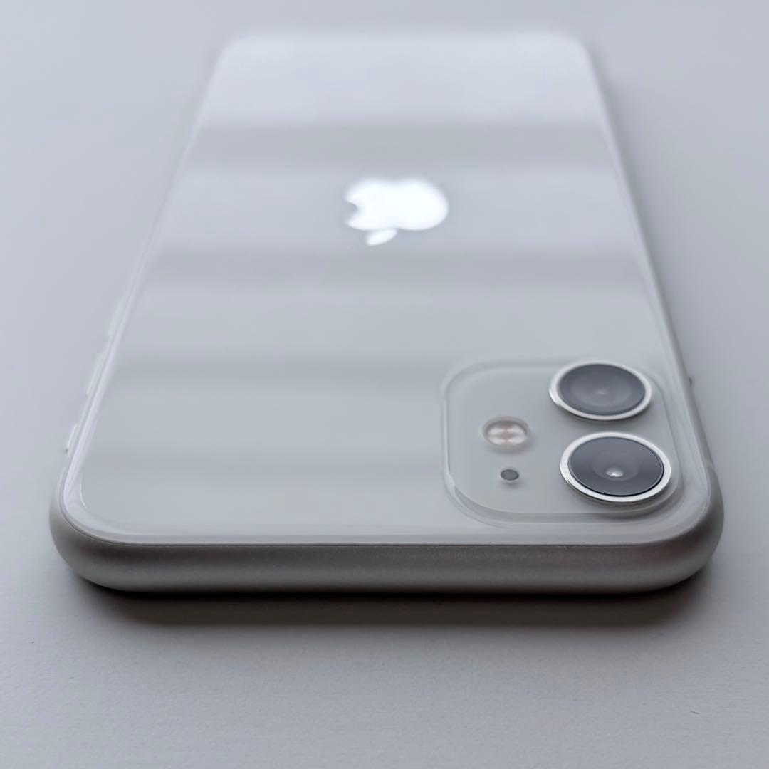 iPhone 11 ホワイト 64GB 本体のみ