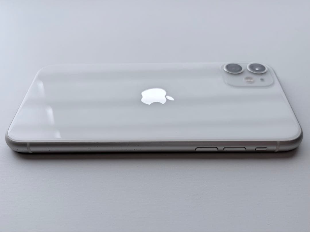 iPhone 11 ホワイト 64GB 本体のみ