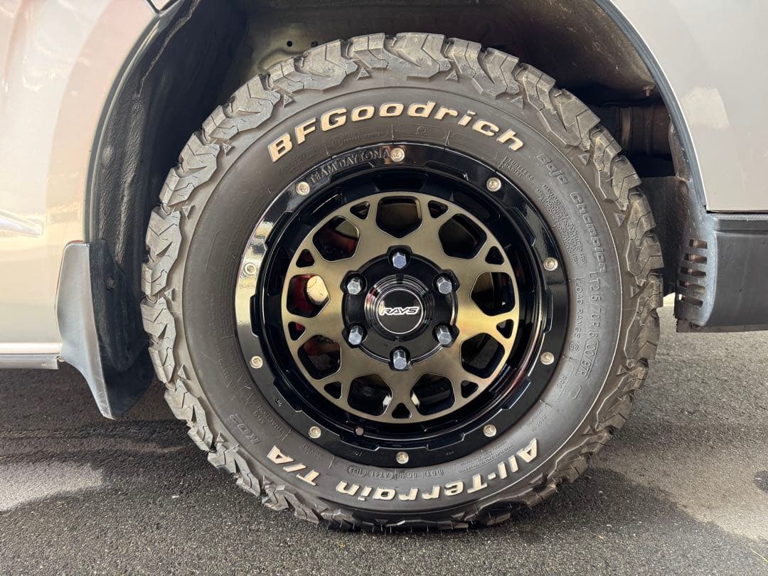 送料込み美品！RAYS M9、BFGoodrichオールテレーン4本セット