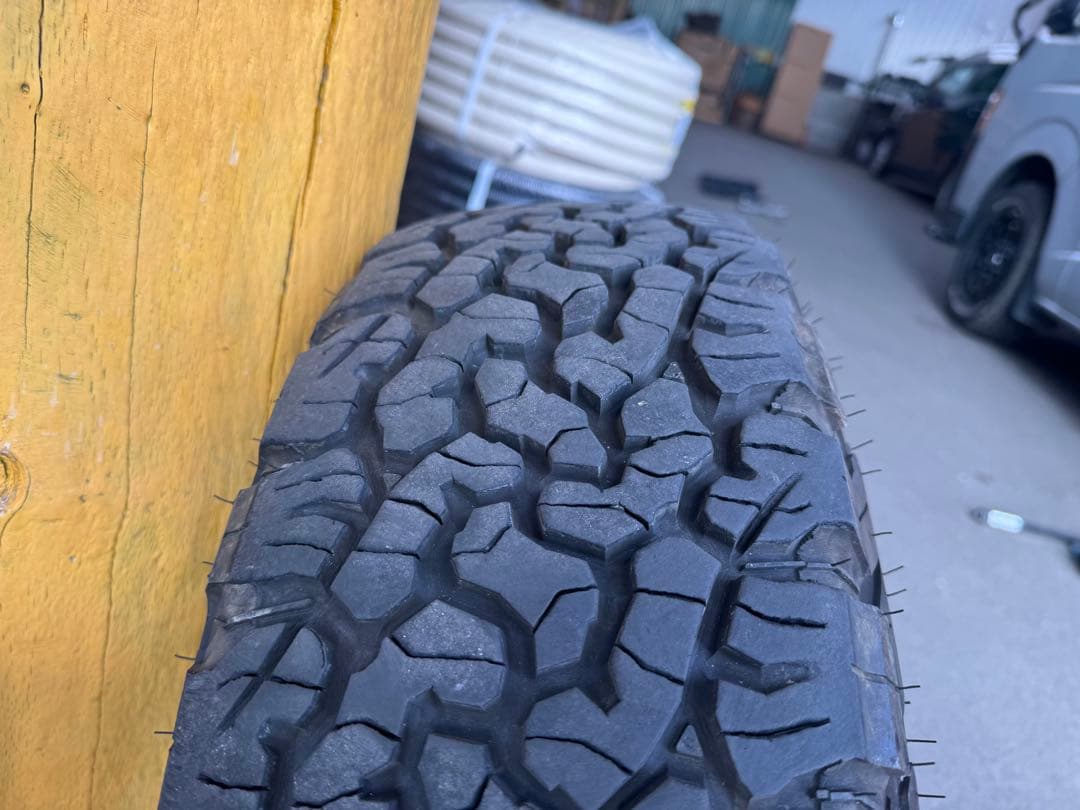 送料込み美品！RAYS M9、BFGoodrichオールテレーン4本セット