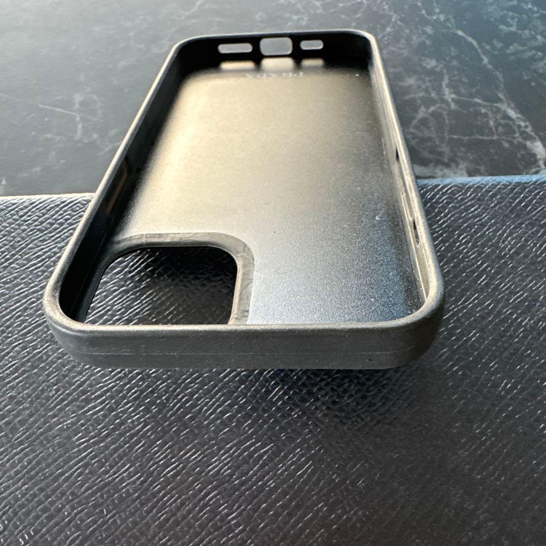 PRADA グリーン レザーiPhone13用ケース