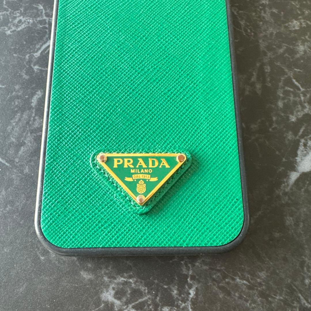 PRADA グリーン レザーiPhone13用ケース