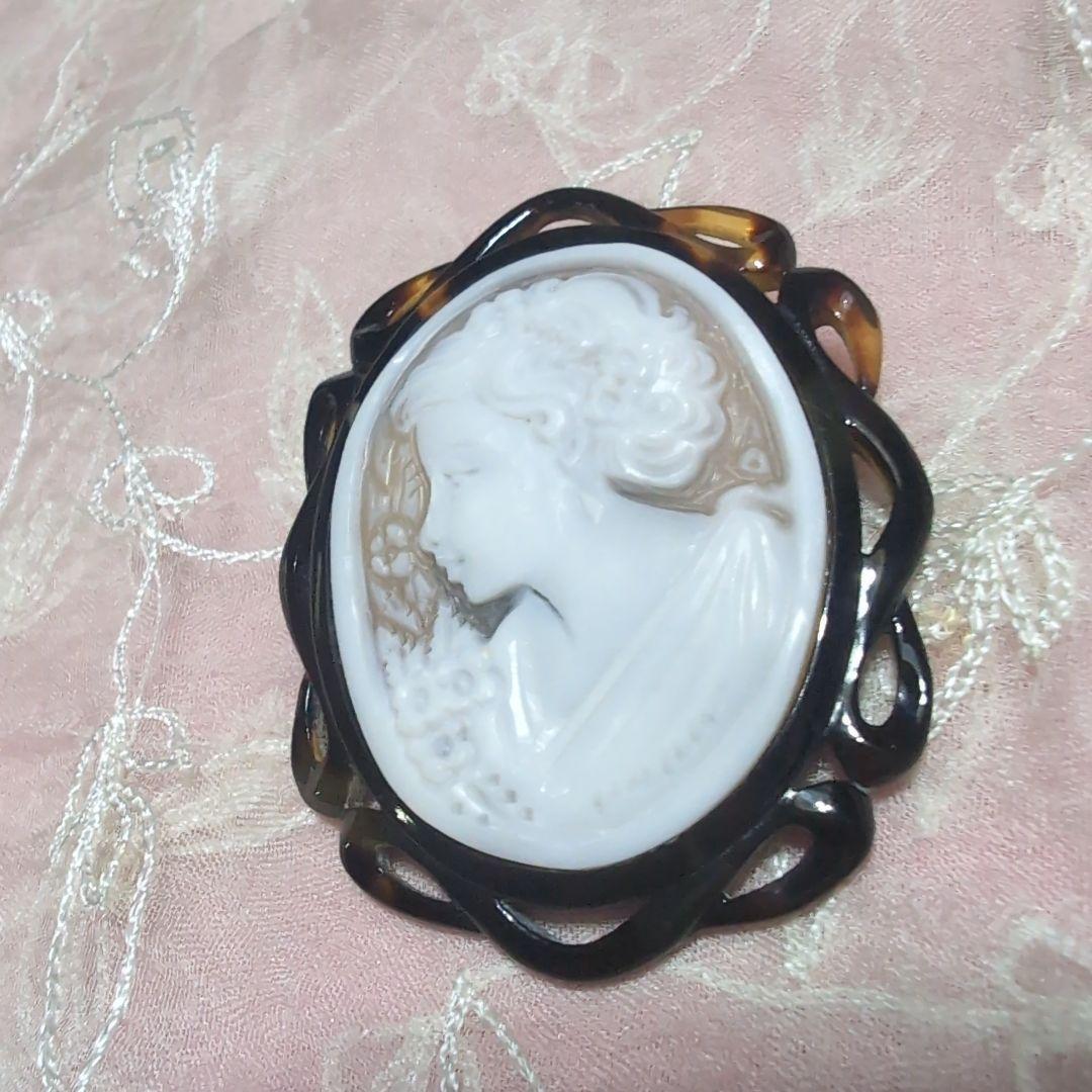 ★お値下げ★シェルカメオ付き本鼈甲ブローチ兼用ペンダント