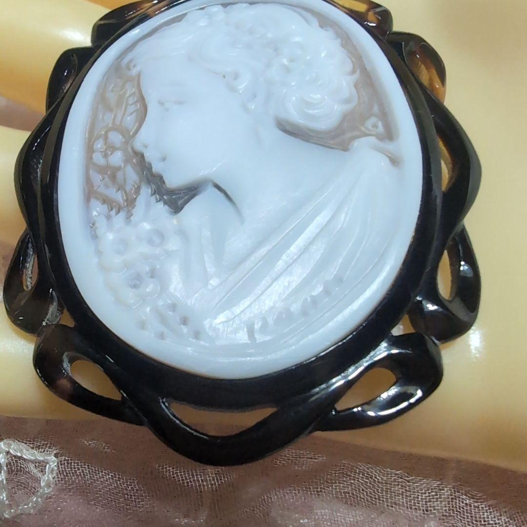 ★お値下げ★シェルカメオ付き本鼈甲ブローチ兼用ペンダント