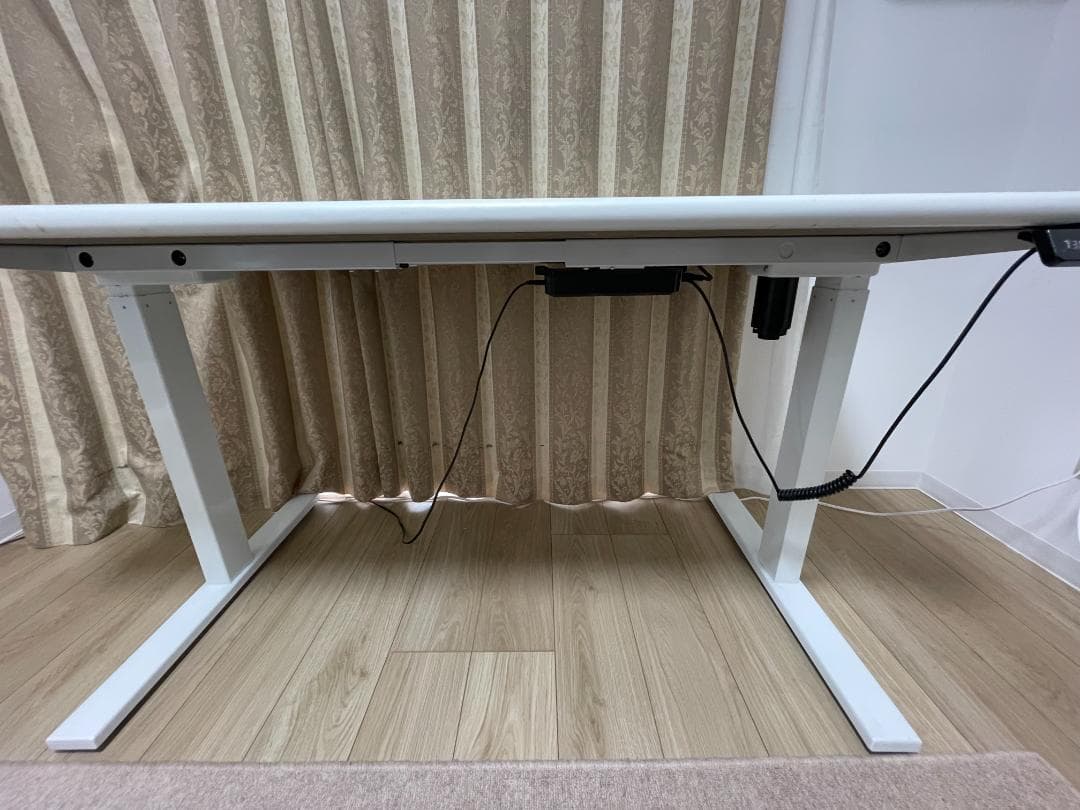 【特価】電動昇降式デスク 天板140×70cm 高さ73～120cm ホワイト