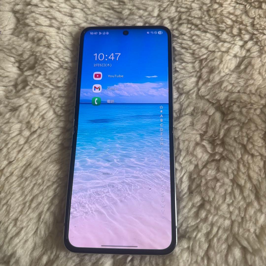 かなり綺麗　GALAXY z flip5 au版　国内版