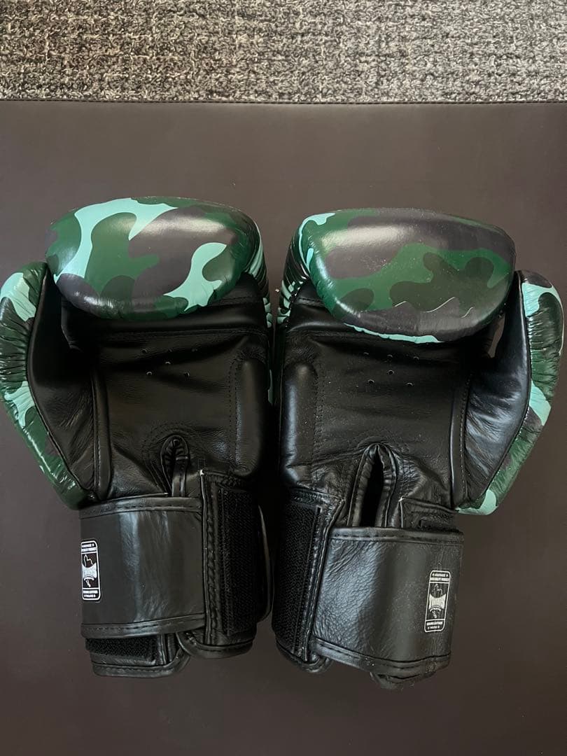 TWINS SPECIAL ボクシンググローブ 14oz 迷彩柄　本革