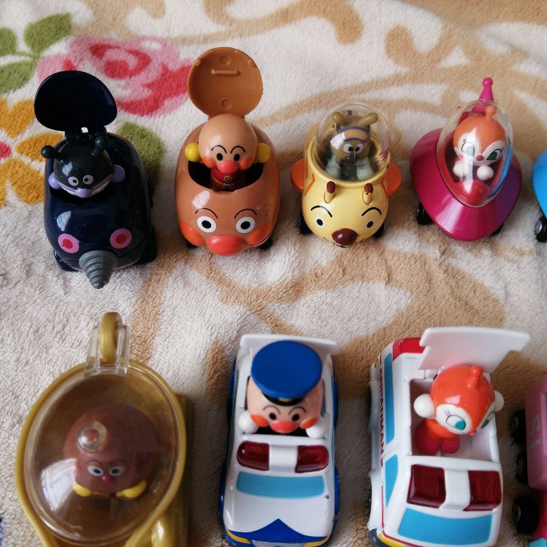【美品】アンパンマン gogoミニカー ♡ はたらくくるま UFO他 16台 ♡