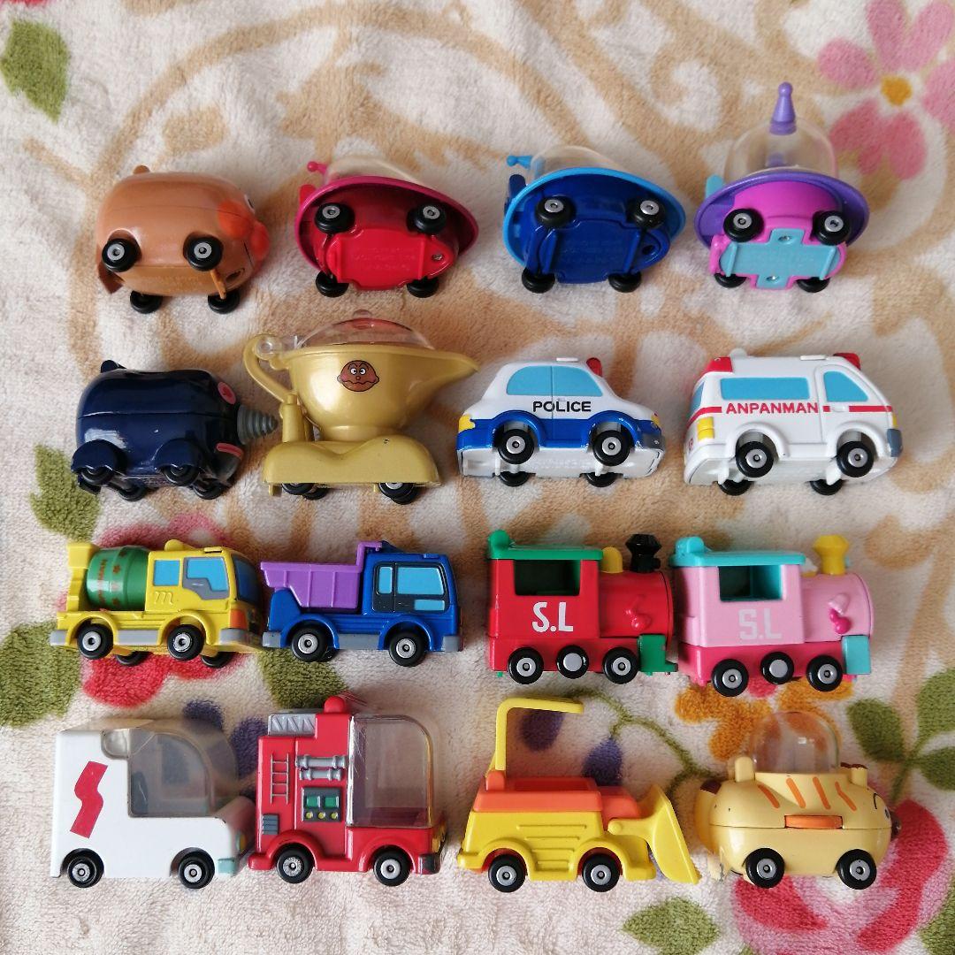 【美品】アンパンマン gogoミニカー ♡ はたらくくるま UFO他 16台 ♡