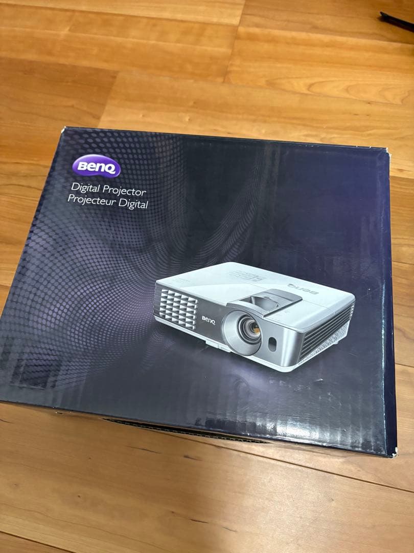 BenQ DLP フルHDホームプロジェクター W1070