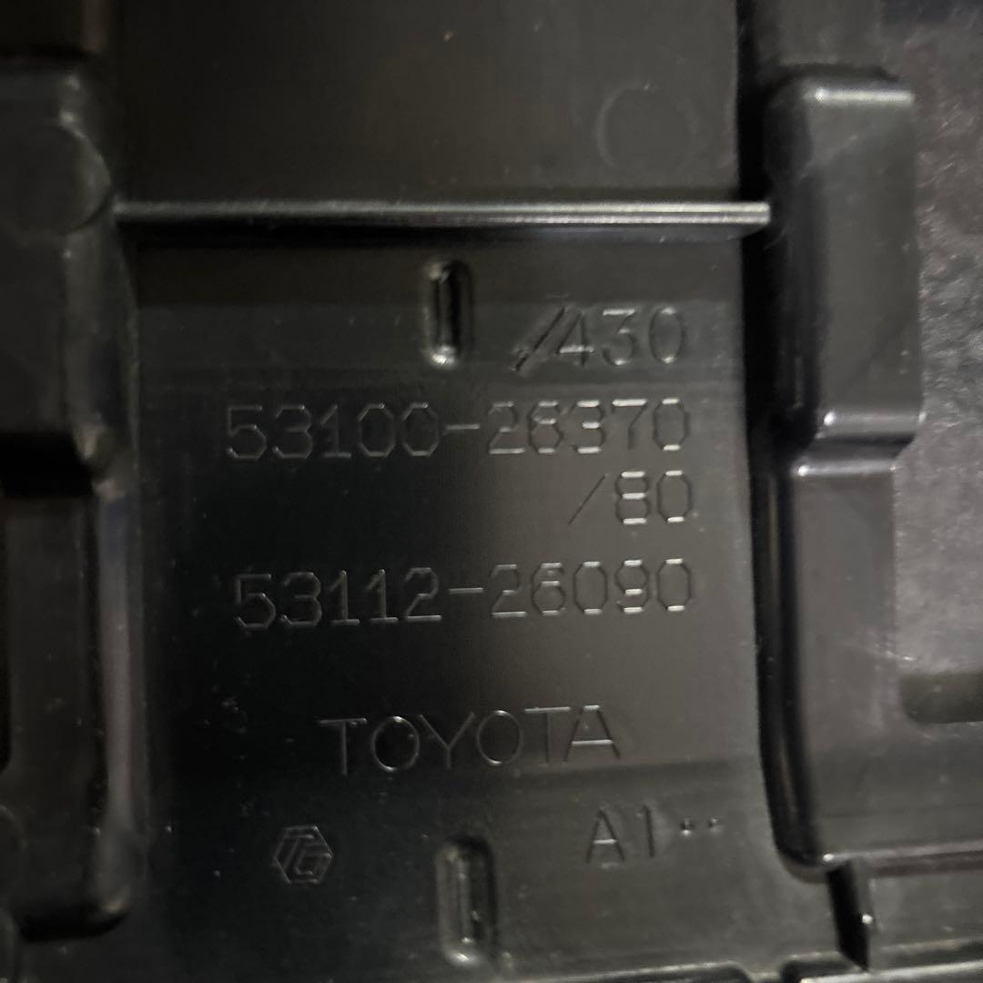 ハイエースフロントグリル