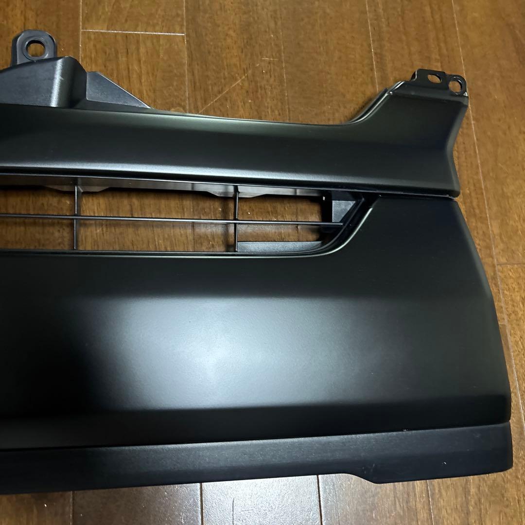 ハイエースフロントグリル