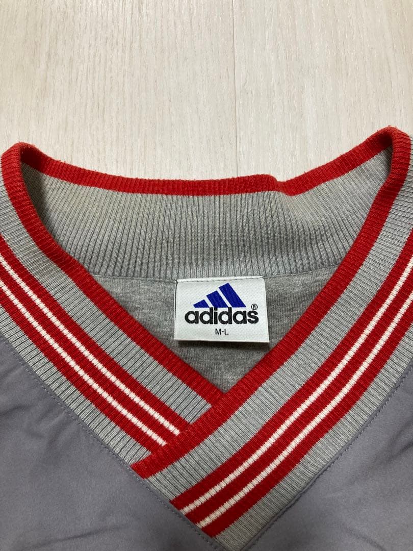 adidas ナイロンニットMサイズ