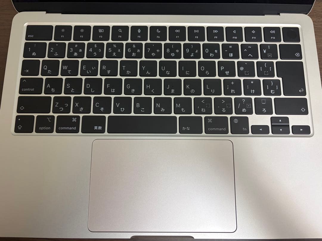 【美品】MacBookAir M2 13インチ 256GBスターライト